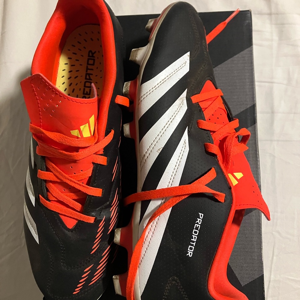 Adidas Predator Club FG Men’s 9 Black and Red/Orange Soccer Cleats